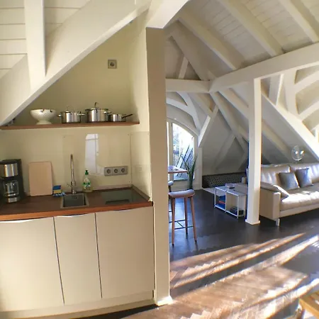 Apartament Exklusives Dg-apartment In Pankow *