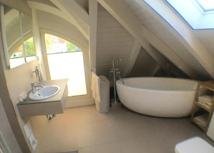 Exklusives Dg-apartment In Pankow Apartament